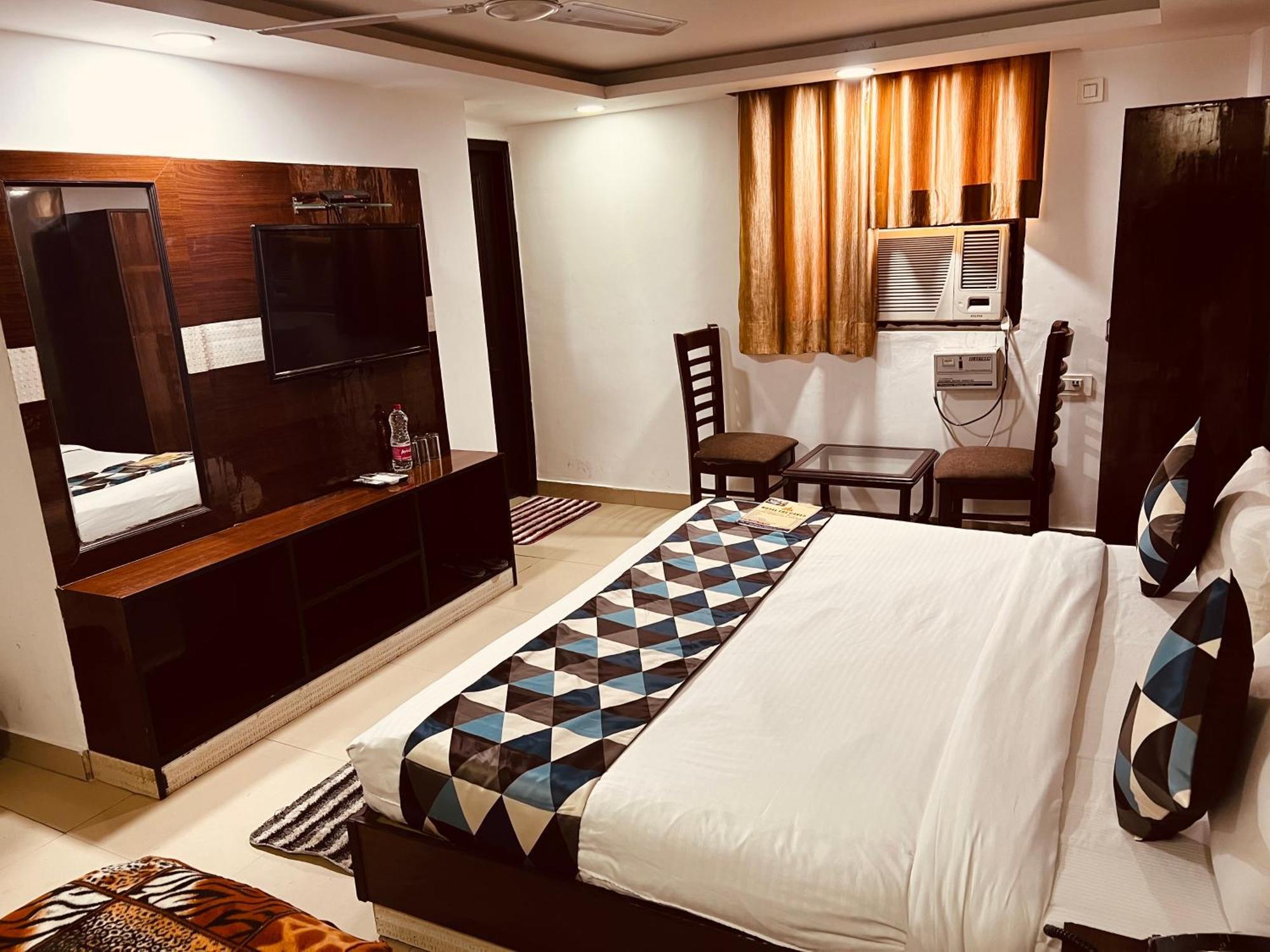 ניו דלהי Hotel Vista Premium Tark A Family Hotel Near Igi Airport Delhi מראה חיצוני תמונה