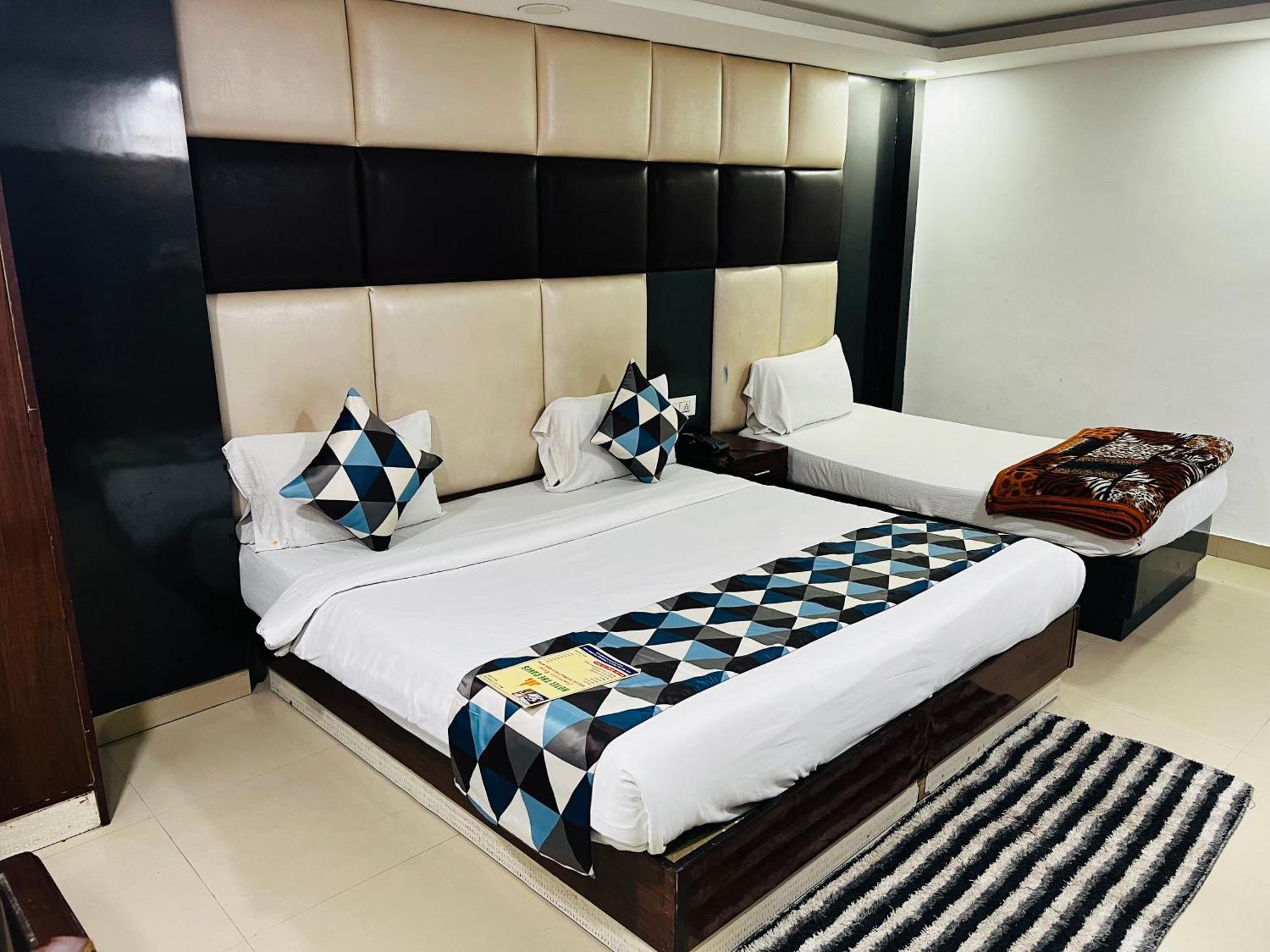 ניו דלהי Hotel Vista Premium Tark A Family Hotel Near Igi Airport Delhi מראה חיצוני תמונה